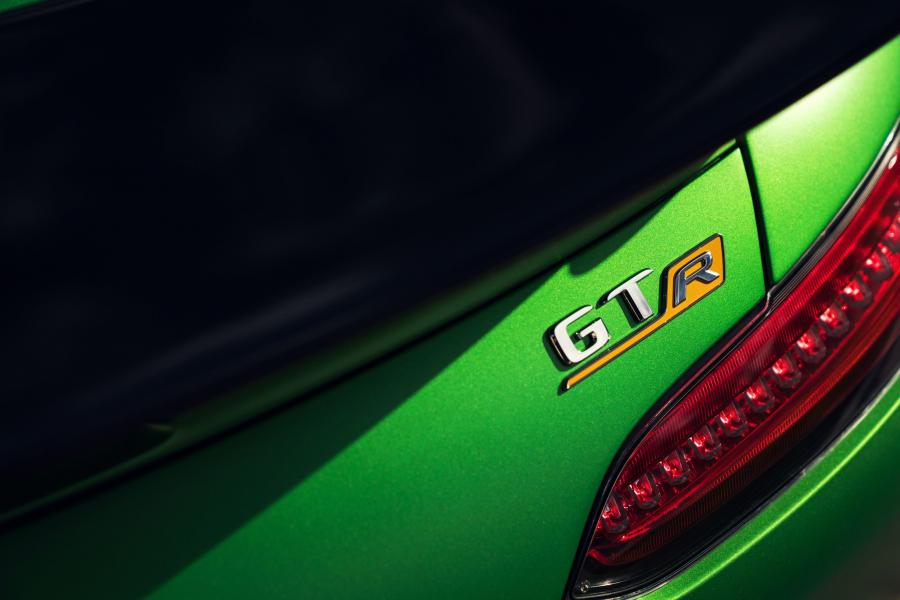 Логотип Mercedes-AMG GT R 2017 года  (UK) (фото 37 из 40)